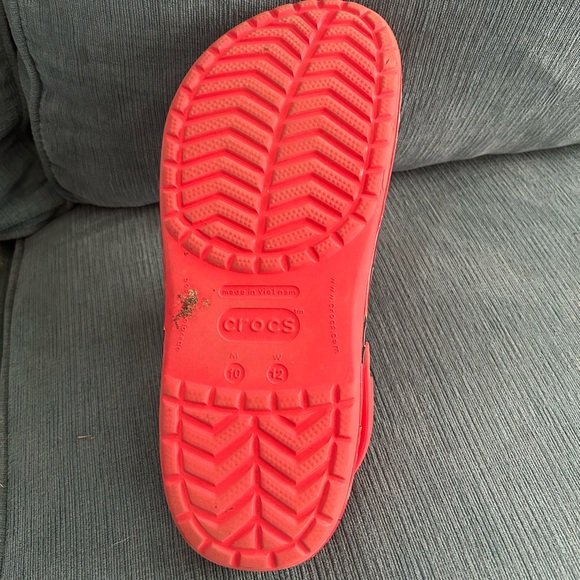 Crocs will clean after purchase - Picture 1 of 6